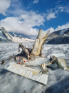 Letošní nálezy mrtvol, letadel a zbraní na švýcarských ledovcích