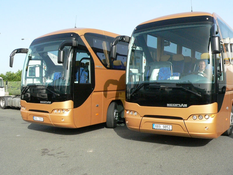 Autobus Neoplan Tourliner