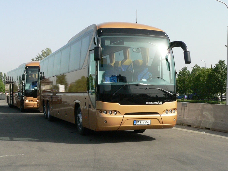 Autobus Neoplan Tourliner