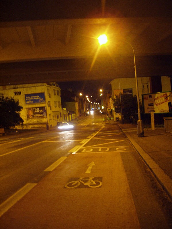 Plnon Zbhlick ulice v  Praze - cyklopruhy 
