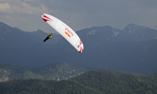 Paraglider Tomáš Lednik zabil sebe a svoji pasažérku na tandemu