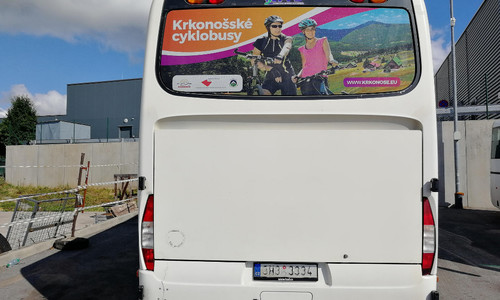 Turistické autobusy s přepravou kol v Krkonoších