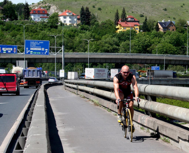 Barrandovský most je uzavřen pro cyklisty