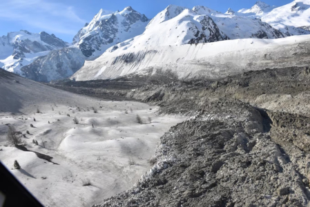 Obrovský sesuv půdy na Bernině: vrtulníky hledaly zasypané