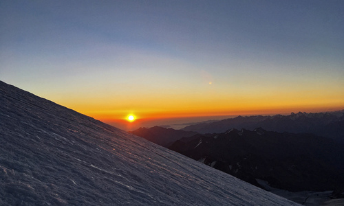 Čtyři zmrzlí Češi na Elbrusu