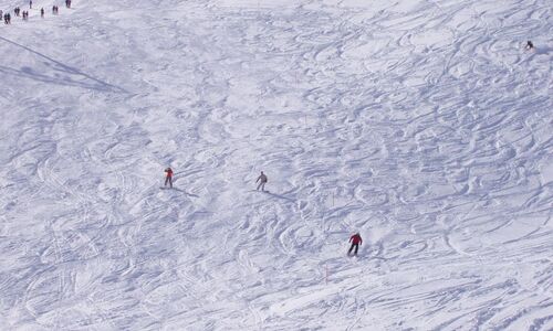 Na Kaprunu se srazili lyžaři a 66letý Čech nepřežil