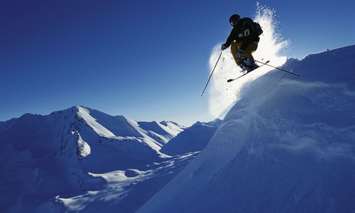 Velká část švýcarských kantonů uzavírá skiareály