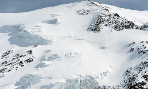 Skialpinisté pozor: ve Švýcarsku bude nejnebezpečnější víkend sezony 