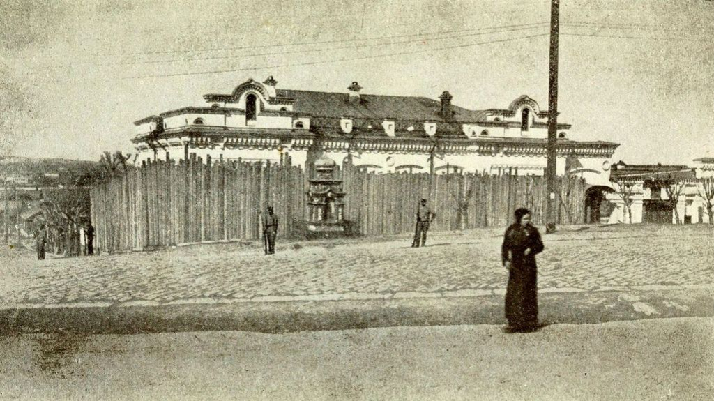 Ipaťjevův dům, Jekatěrinburg. Zde byla zavražděna celá carská rodina.