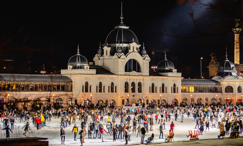 City Park Ice Rink - největší kluziště v Budapešti