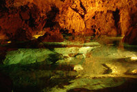 Bozkovské jeskyně vyhlodala voda v dolomitu