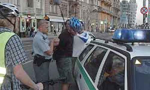 Bez aut ve trojím provedení Bez aut ve trojím provedení