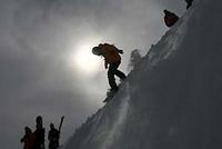 Švýcaři lyžují v helmách