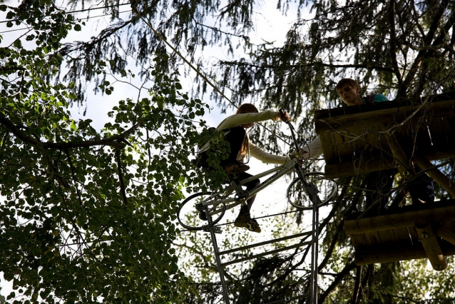 Tarzan v Lotyšsku provozuje lanový park