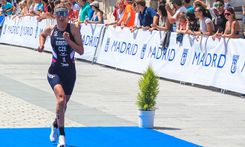 Triatlonistka Kuříková dojela a doběhla šestá na mistrovství Evropy