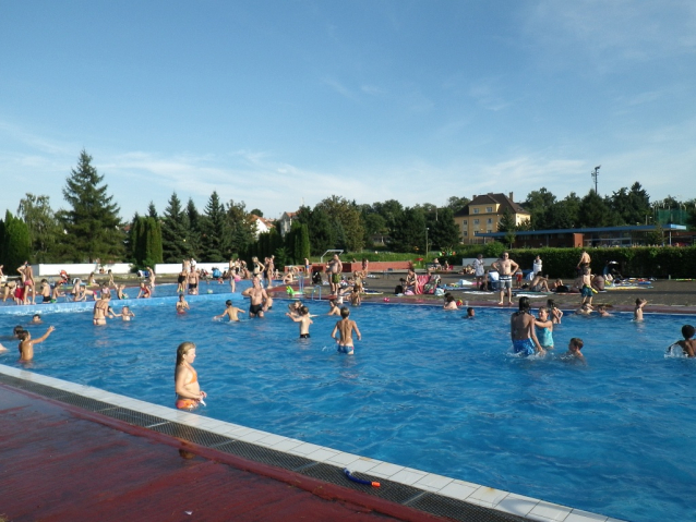 Slavia Praha otevřela venkovní bazény
