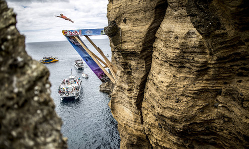 Duque and Jimenez Dominate Cliff Diving Azores