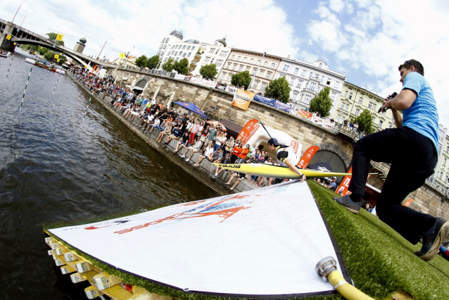 Prague Riverside Cross: Vodní slalom s biatlonem