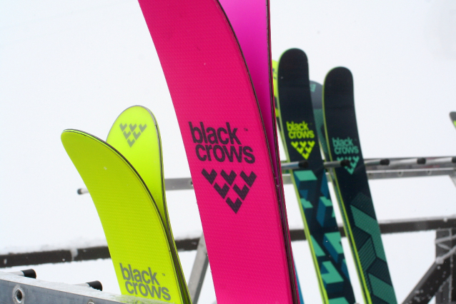 Jak se jezdí na lyžích Black Crows?