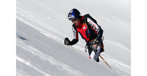 Dominik Sádlo závodí ve skialpinismu v Courchevel.