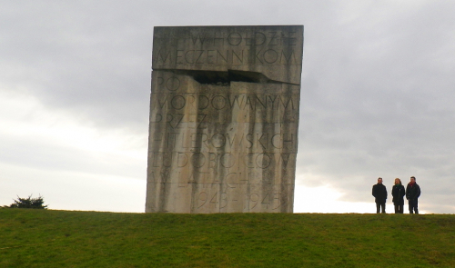 Krakov, Plaszów. Pomník obětem nacistického koncentračního tábora.