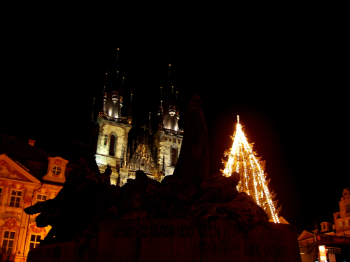 Vánoce: Staroměstské náměstí v Praze.