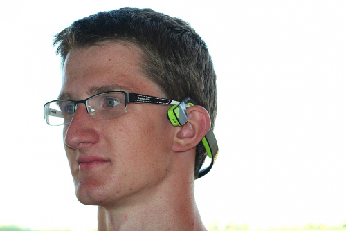 AfterShokz Bluez 2, Bluetooth sluchátka před uši.
