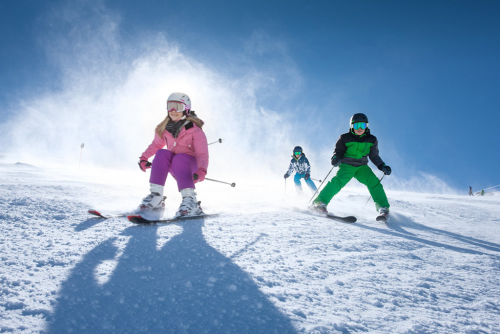Zell am See je ideální lyžařské středisko pro rodiny.