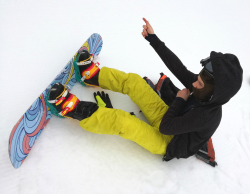 Beany snowboard.