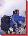 Lezen s batohem Jack Wolfskin cestou Httenpfeiler (4 UIAA) na Schreiberwand v masivu Dachstein 