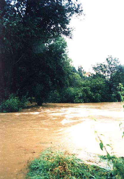Botič, splutí 2004 a povodeň 2002
