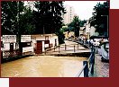 Povodeň roku 2002 - regulované koryto v Záběhlicích (6)