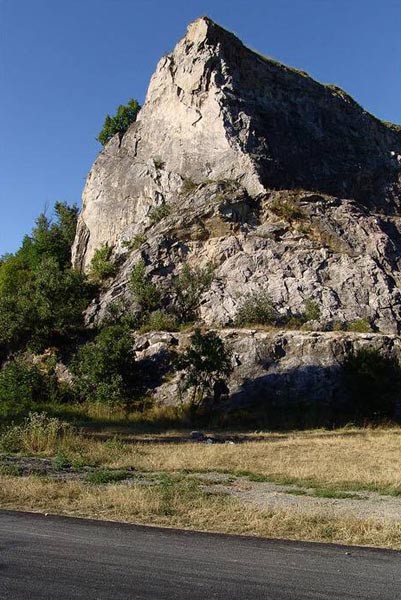 esk kras, nov asfaltka do Alkazaru