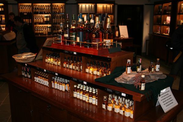 Skotsko, palrna whisky Dalwhinnie