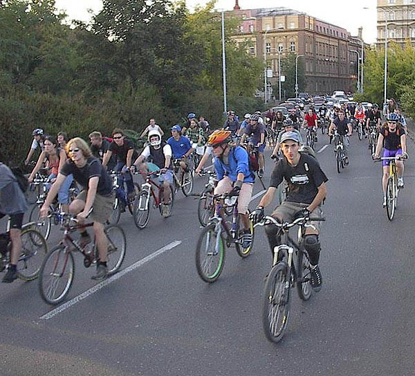 Protestn jzda po prask Magistrle, z 2003