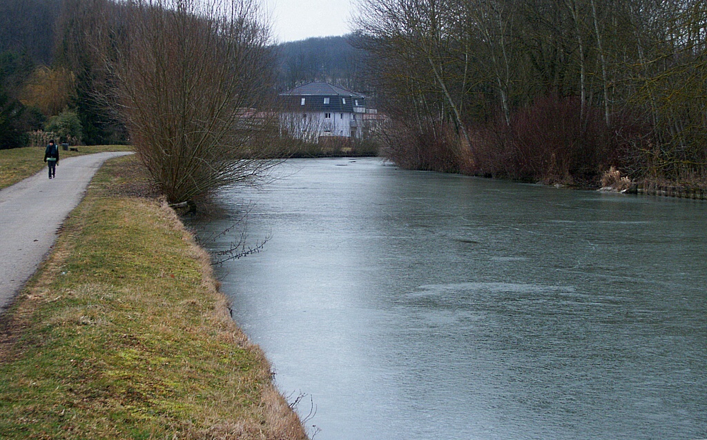 Kanál Rýn-Rhona zamrznul v únoru 2012 - Horydoly.cz 