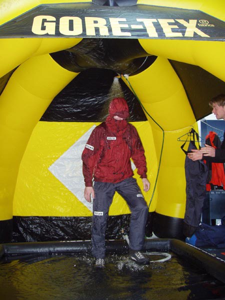 Sport Prague 2006 jaro - demonstrace goretexu