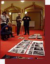 Pedseda poroty Andrej Reiser (s ukazovtkem), fredaktorka Lid a zem Lenka Klicperov (v depu), pedsedkyn eskho horolezeckho svazu Alena epelkov (vlevo), fotoeditor National Geographic Martin Frouz (vpravo)