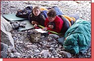 Zleva doprava: samonafukovac karimatka Therm-a-Rest Ultralite (10 let), karimatka Vega (25 let), samonafukovac karimatky Therm-a-Rest Ultra Trail (1 rok) a Jurek Standard (1 rok) 
