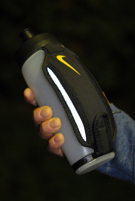 Nike Running Hand-Held Water Bottle - Horydoly.cz 