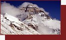 Vyprvno Orlandem Bloomem a hodnoceno jako senzan spch Dalajlamou. Everest: Lezen pro mr nen jen typickm everestovskm filmem, ale spoleensky vznamn dokument o mru, vlce a dui lovka, inspirativn film, kter m nkter z neuvitelnch prvk, zahrnujce dramatickou zchranu pod vrcholem Everestu. 
