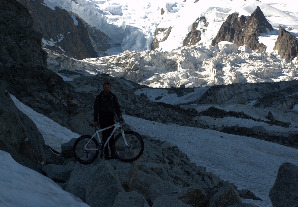 Mont Blanc Bike Downhill - Horydoly.cz 