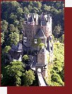 Burg Eltz, hrad v dol      