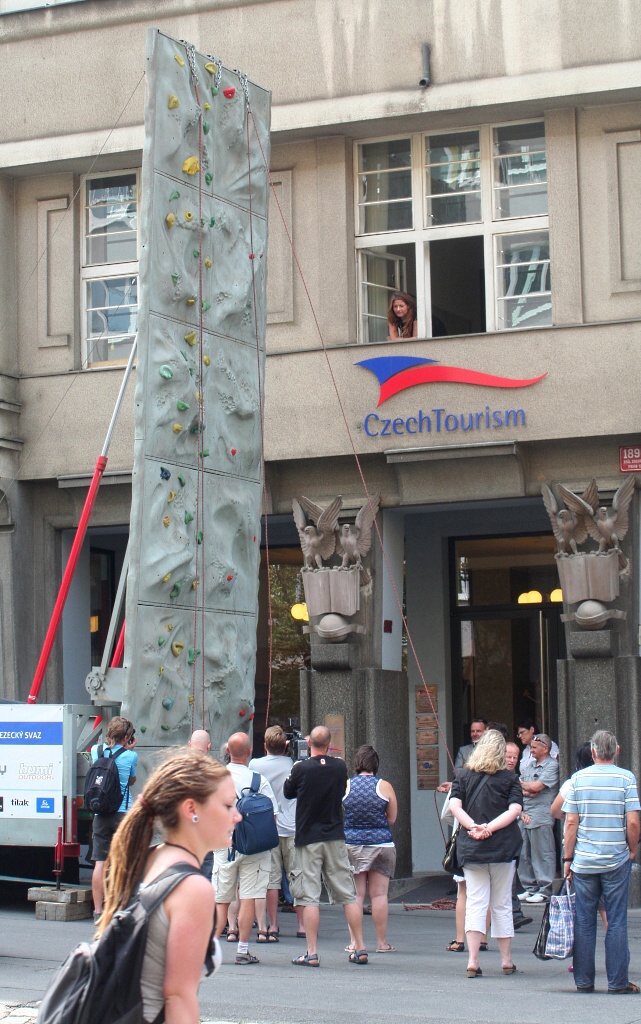 Adam Ondra propaguje lezen v Praze - Horydoly.cz 