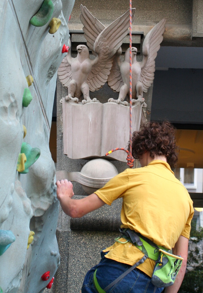 Adam Ondra propaguje lezen v Praze - Horydoly.cz 