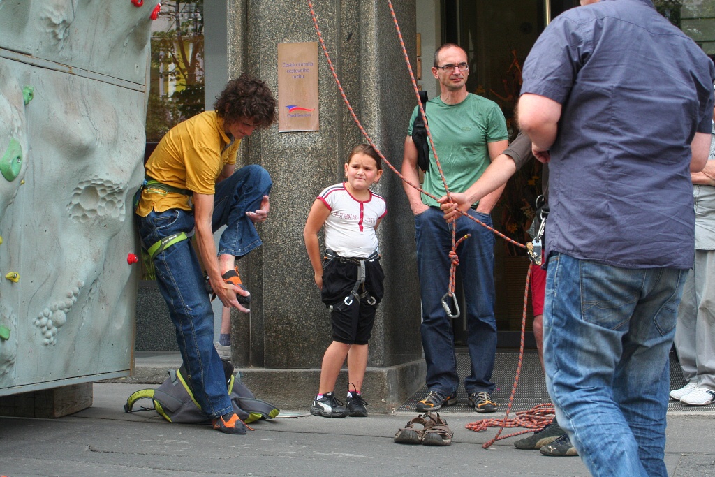 Adam Ondra propaguje lezen v Praze - Horydoly.cz 