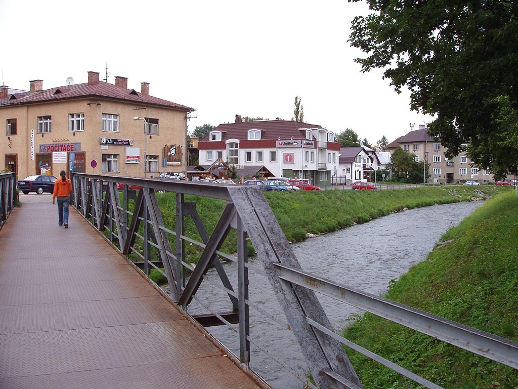 Řeka Poprad teče Popradem