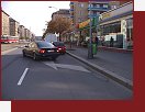 Za kiovatkou Vrovick x Blocerkevsk cyklopruh stle nevidm. Jenom ipka na zemi ukazuje do jedinho pruhu, kam se tla auta ze t smr     