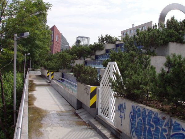 Praha, Karln, cyklostezka podl Vltavy