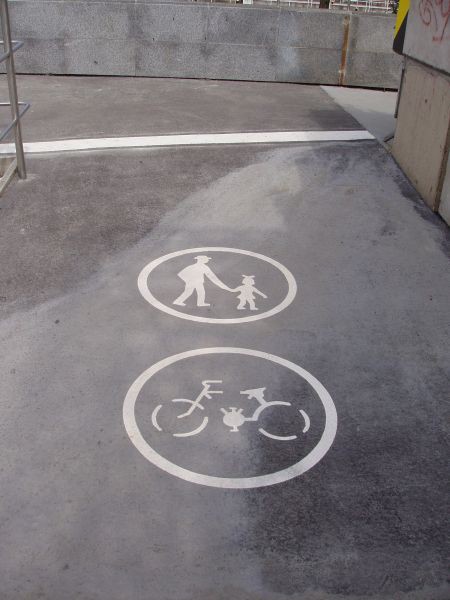 Praha, Karln, cyklostezka podl Vltavy
